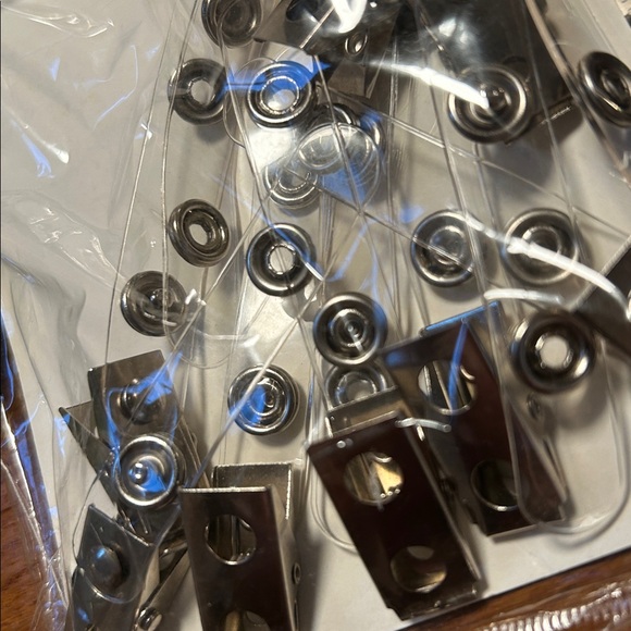 34 Badge Clips - Picture 5 of 5